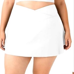 HALARA Women's Crisp White Skort